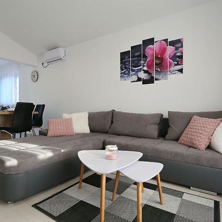 Apartments Lisac Vir Exterior photo