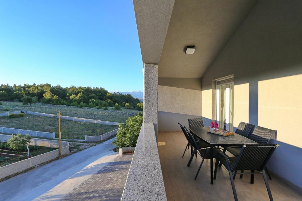 Apartments Lisac Vir Exterior photo