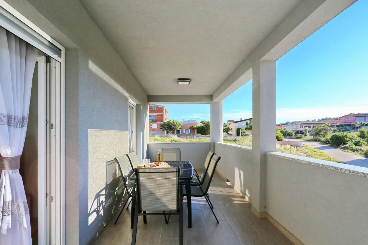 Apartments Lisac Vir Exterior photo