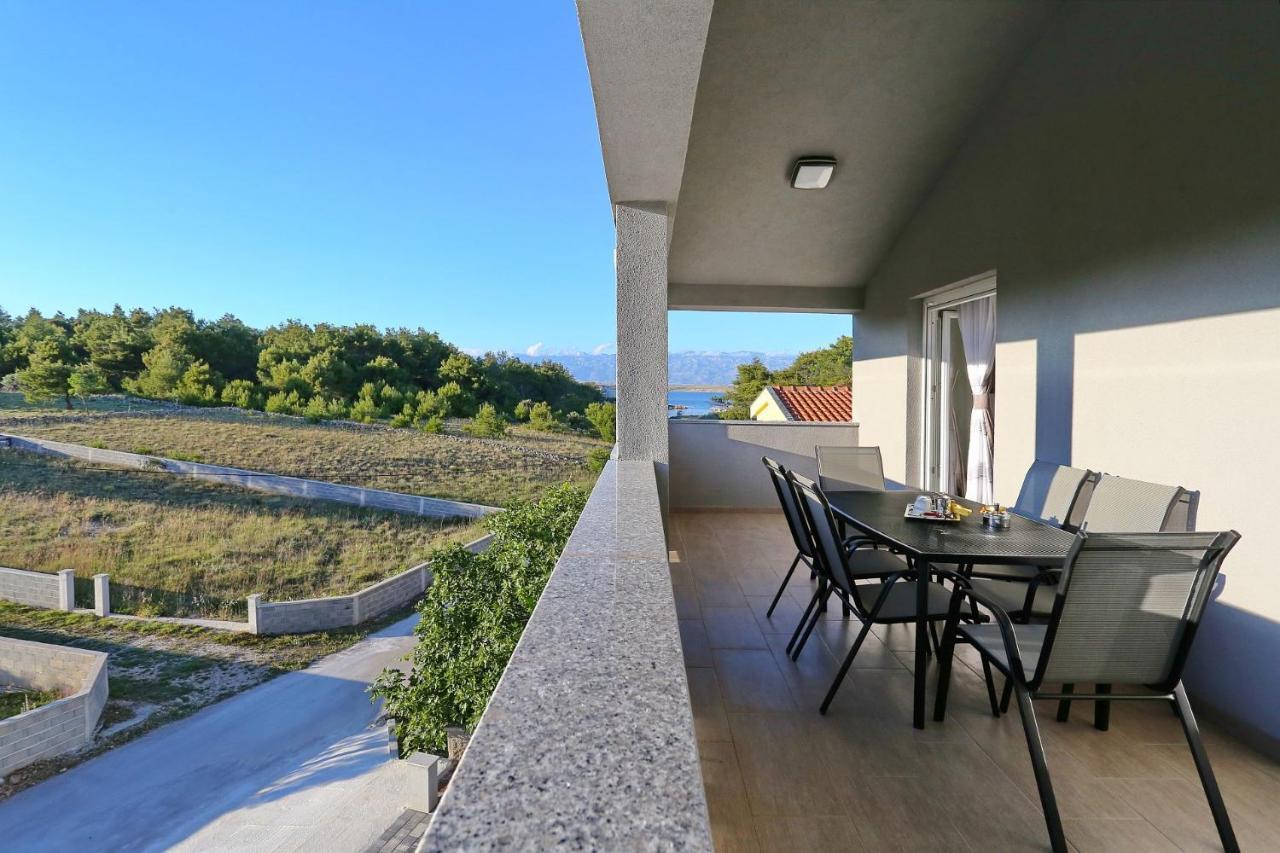 Apartments Lisac Vir Exterior photo